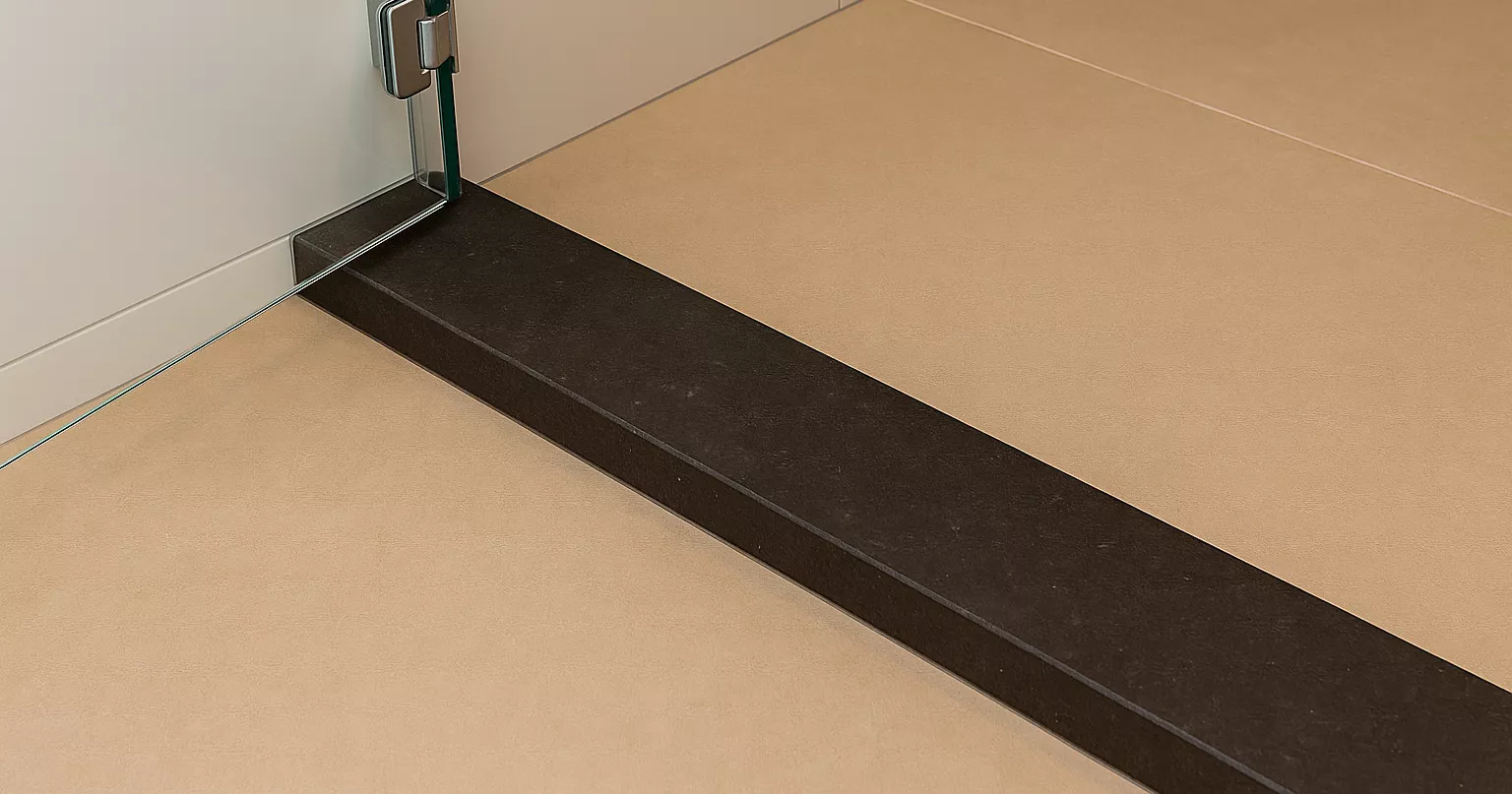 Hardstenen dorpel voor in de badkamer en douche - Natuursteenshop